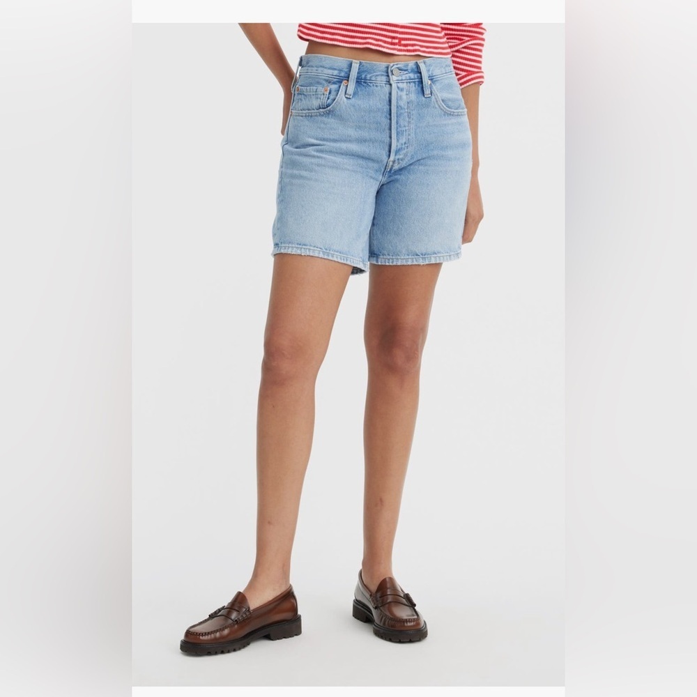 Levi’s Shorts 9” inseam Light Blue Size 30 - Picture 2 of 8